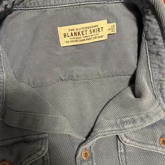 Outerknown Blanket Shirt in Coastal Blue Herringbone - Picture 4 of 4